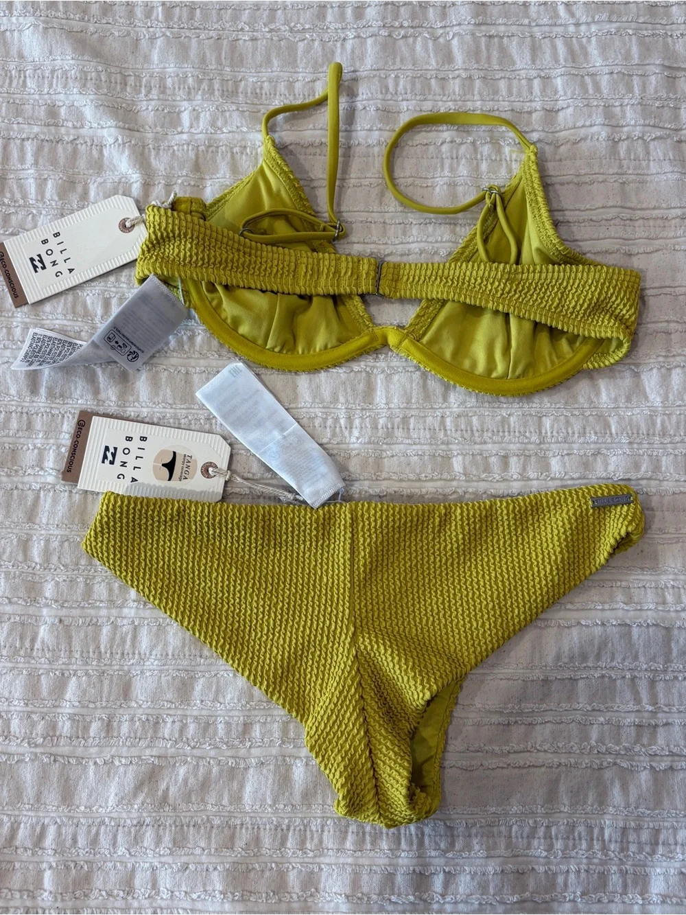 NWT Billabong Women's Textured Underwire Bikini Set in Chartreuse
